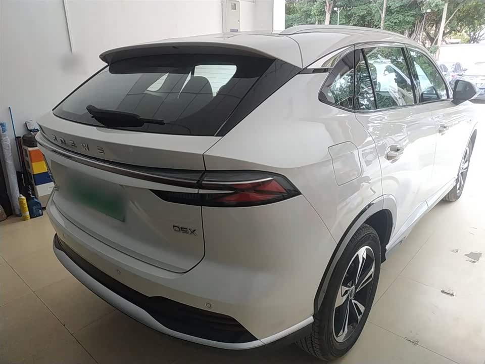 Roewe D5X DMH