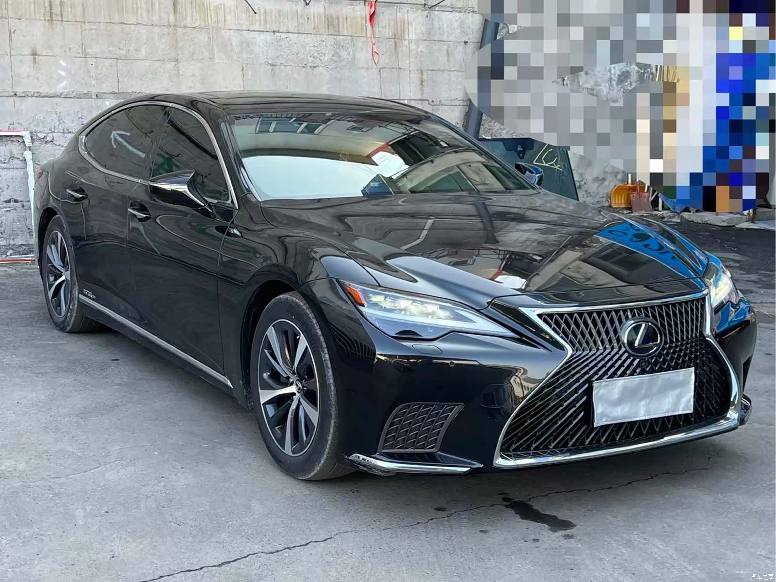 Lexus LS, 2023 3