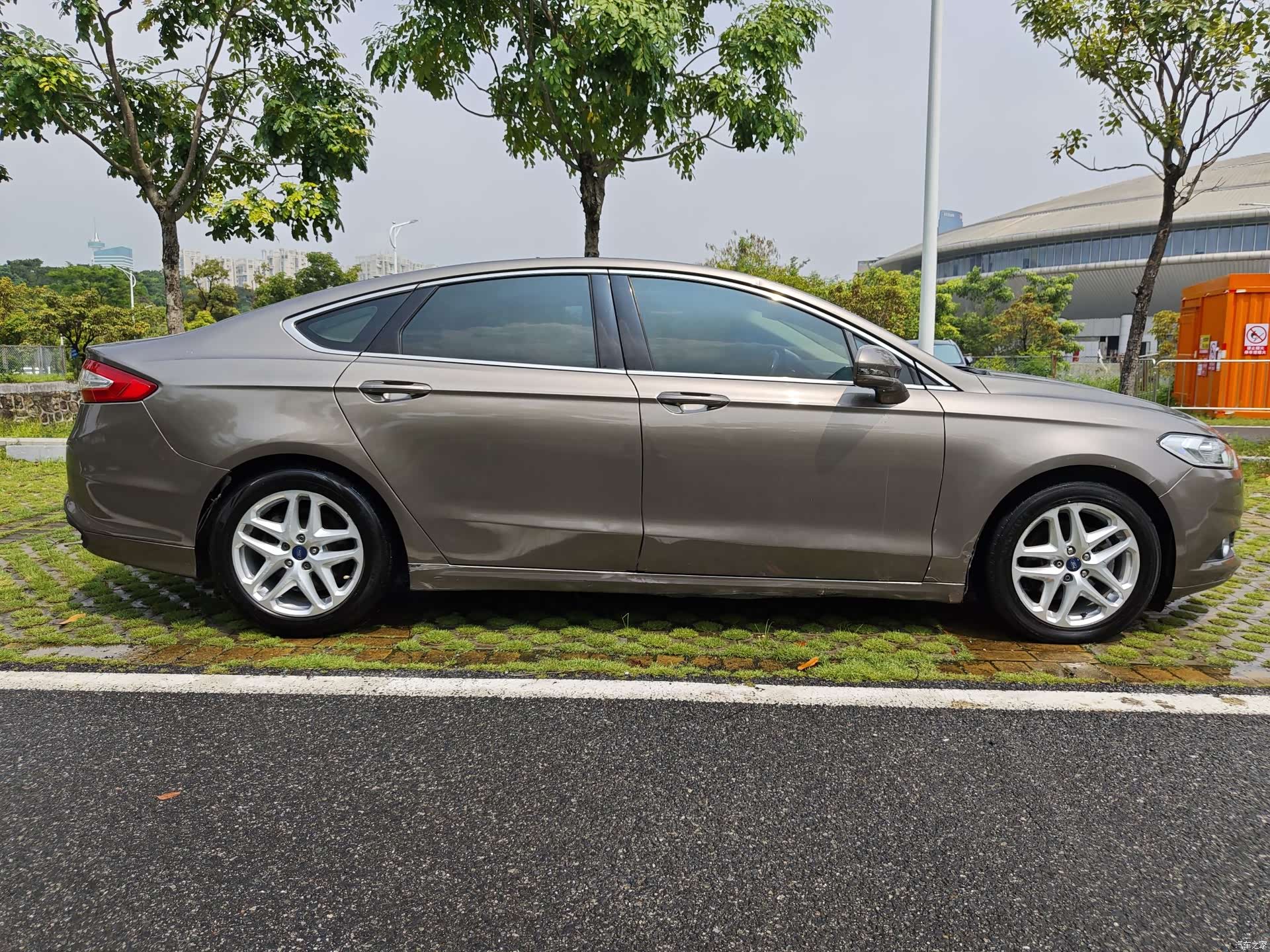 Ford Mondeo, 2013 4