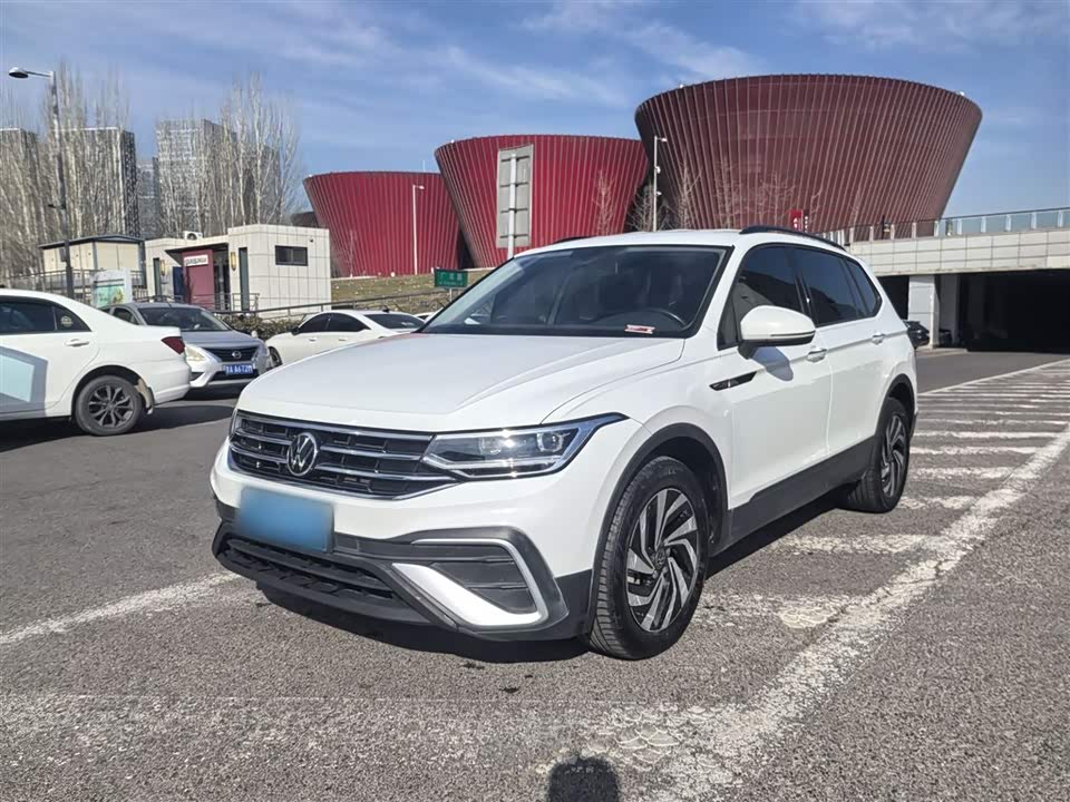 Volkswagen Tiguan L