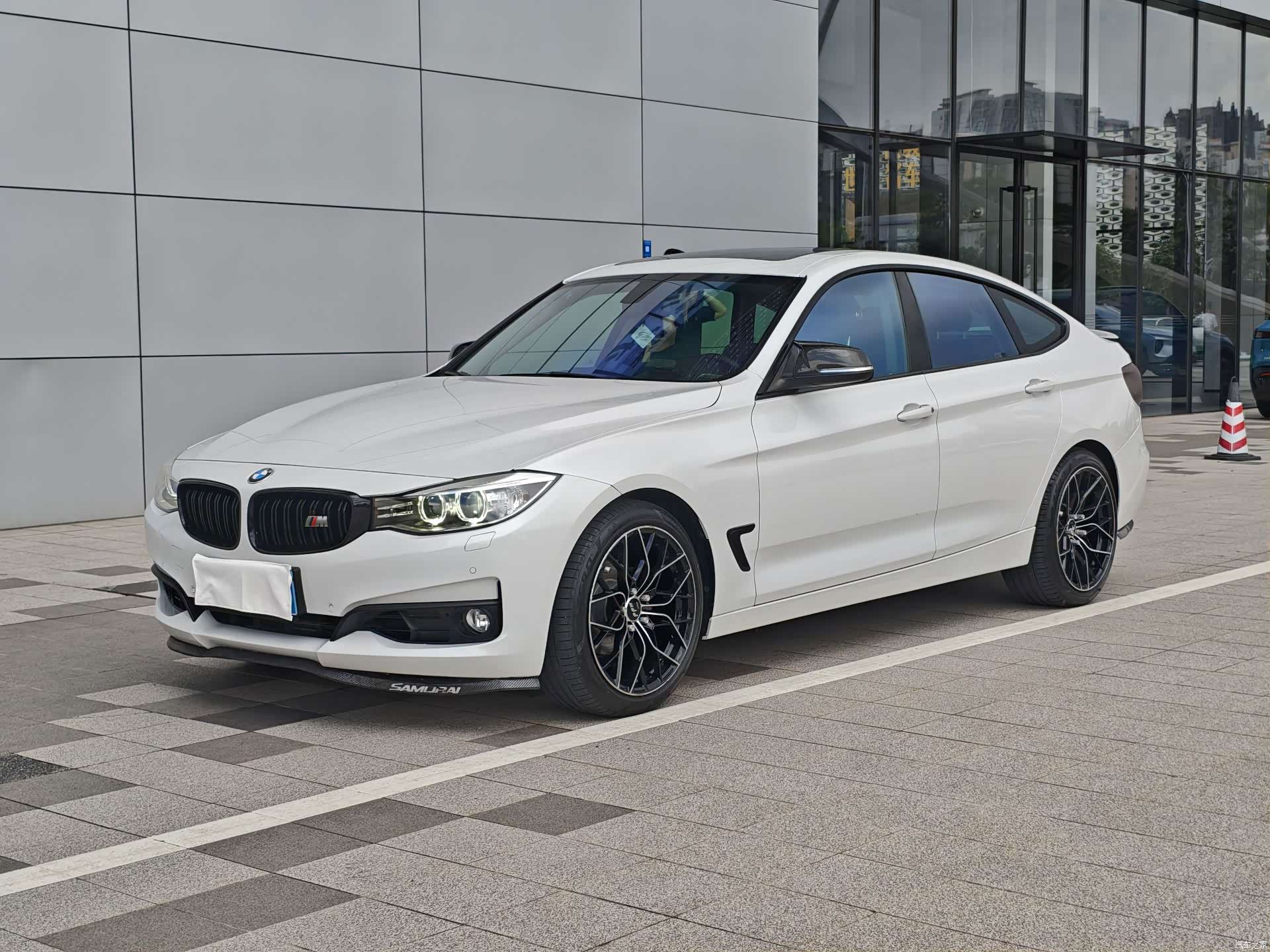 BMW 3 Series, 2016 1