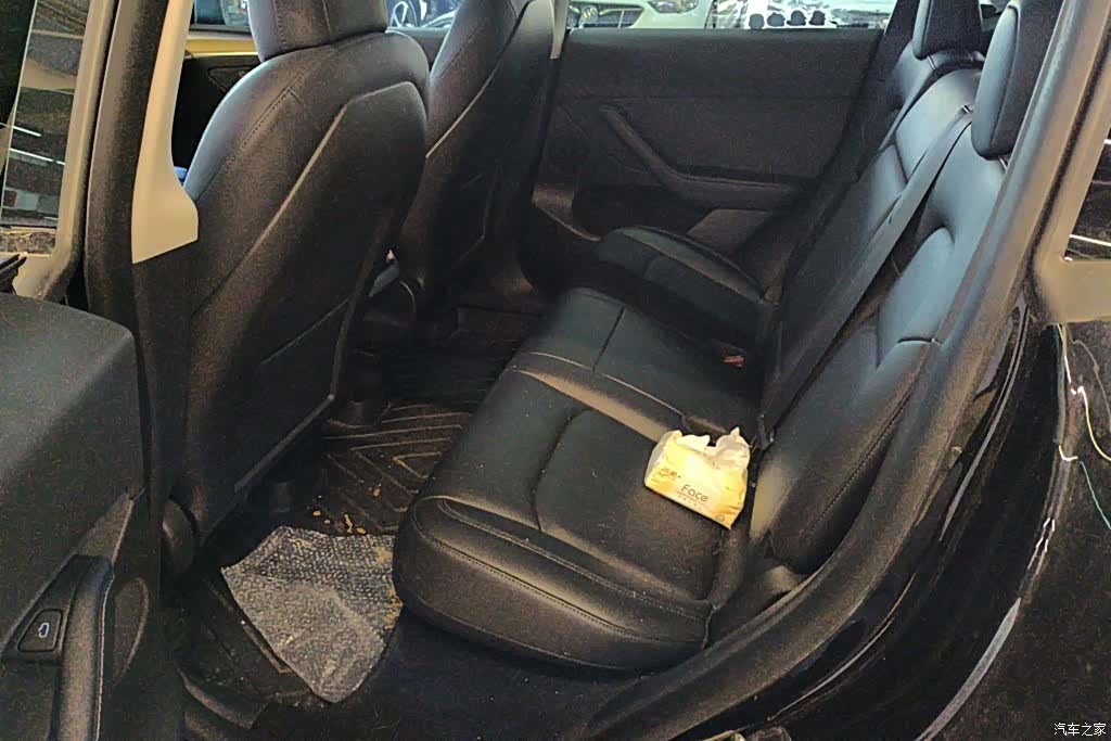 Tesla Model Y, 2022 11