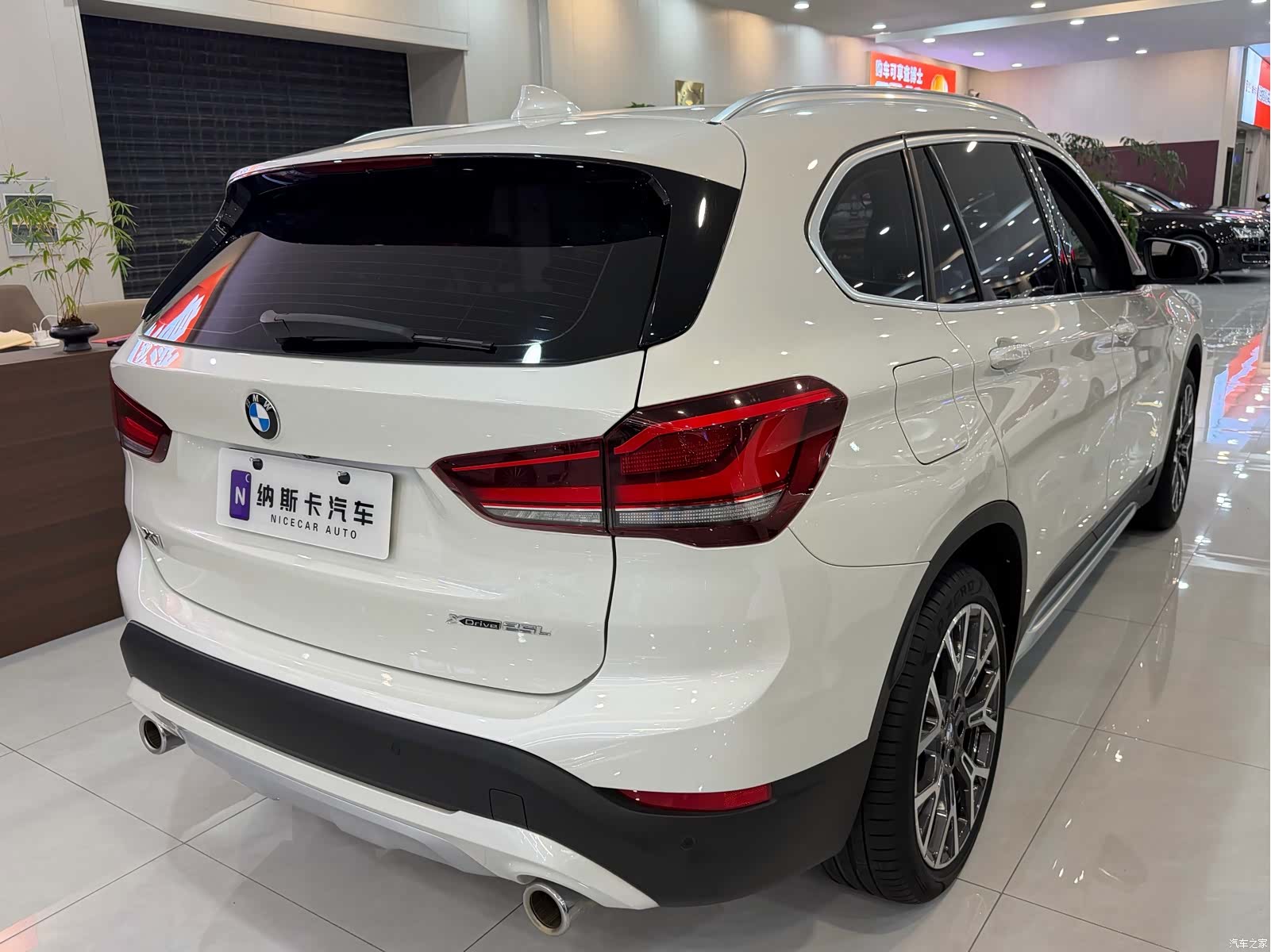 BMW X1, 2021 все фото