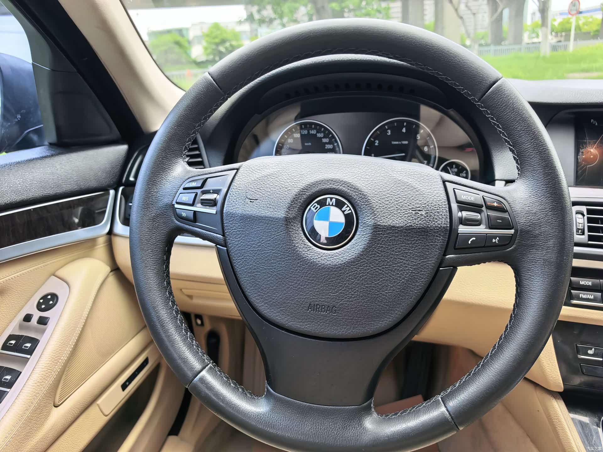 BMW 5 Series, 2013 10