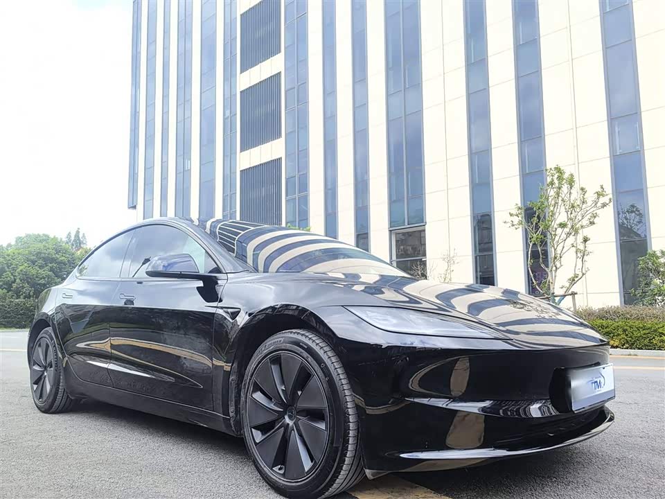 Tesla Model 3 Tesla Model 3