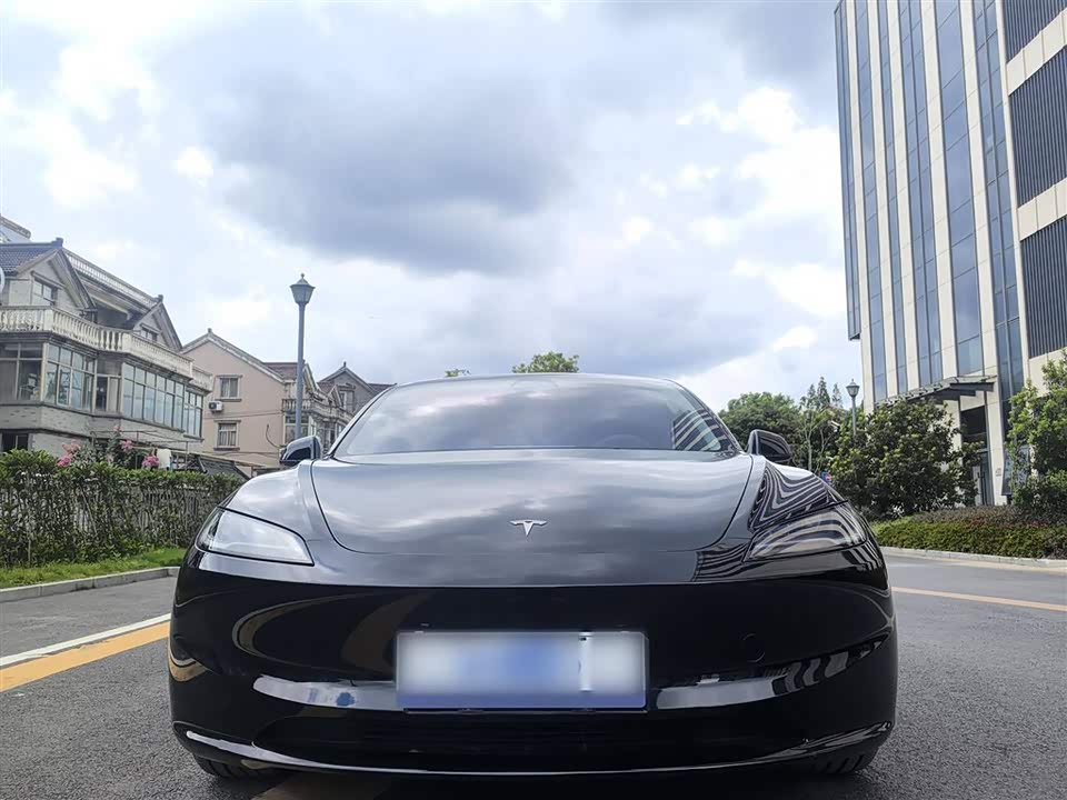 Tesla Model 3 Tesla Model 3