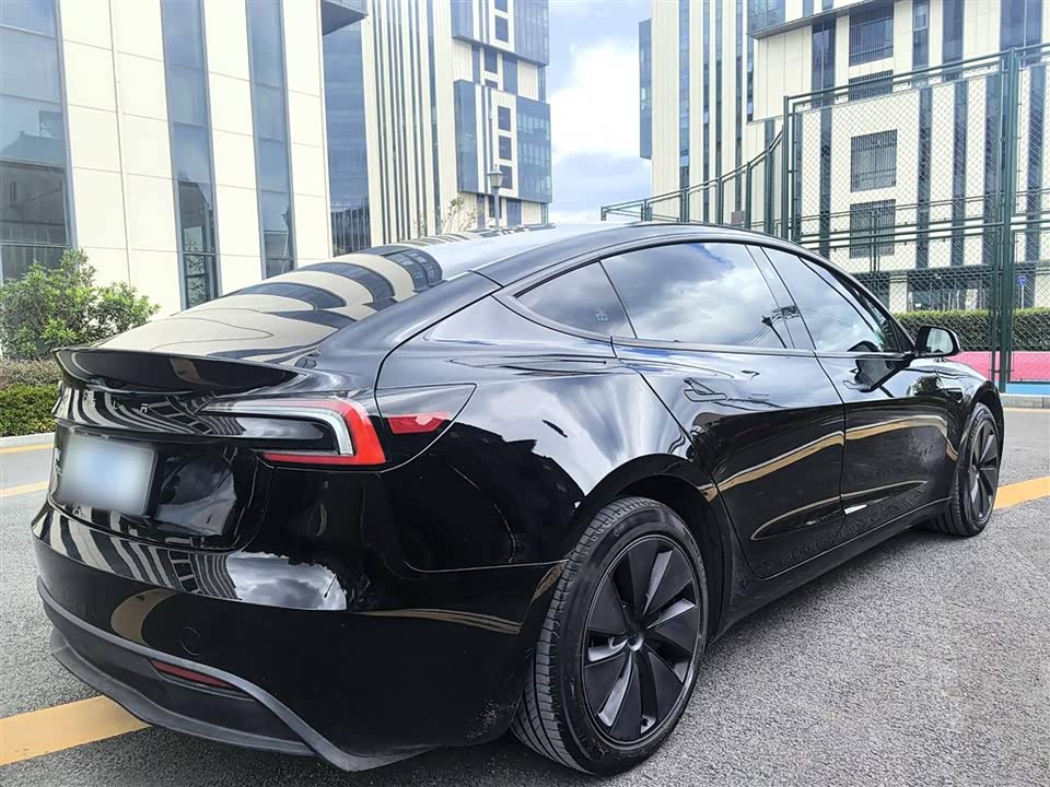 Tesla Model 3 Tesla Model 3