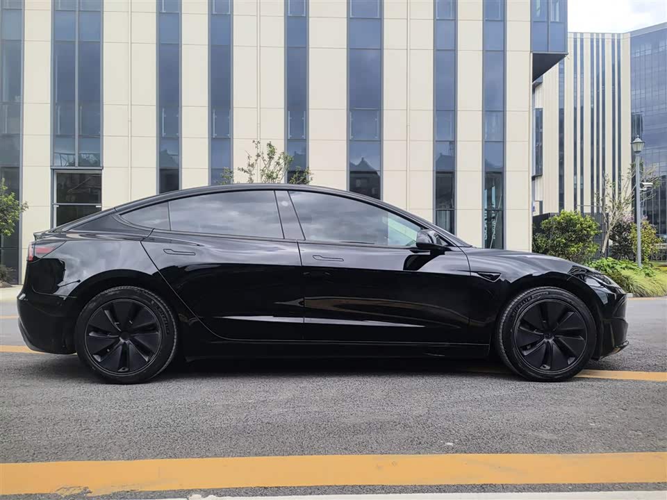 Tesla Model 3 Tesla Model 3