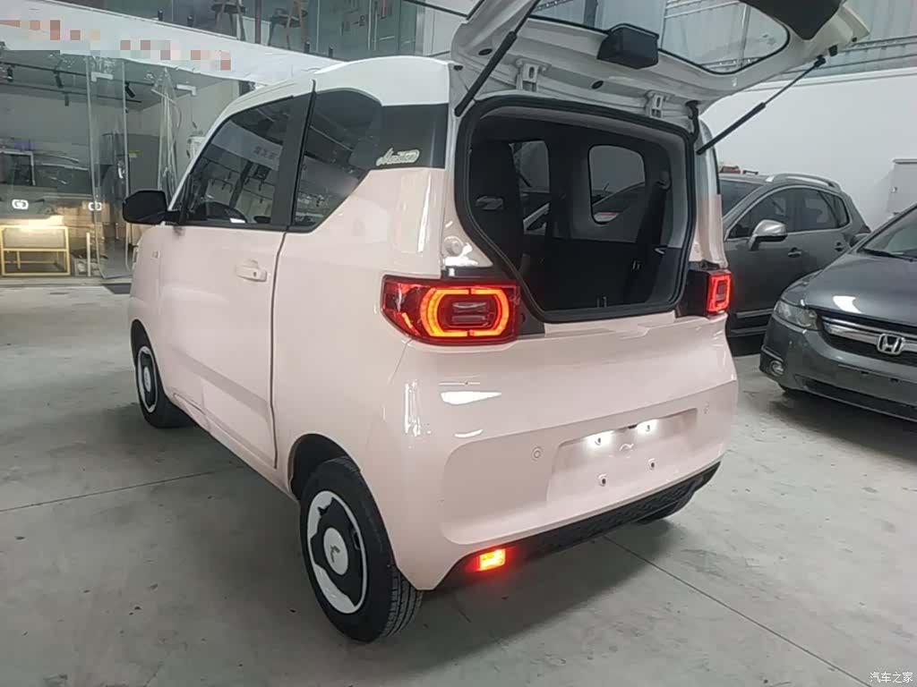 Wuling MINIEV, 2021 все фото