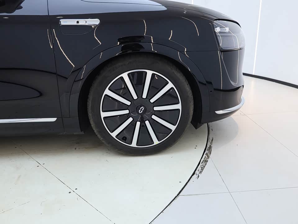 AITO Ask the world M9