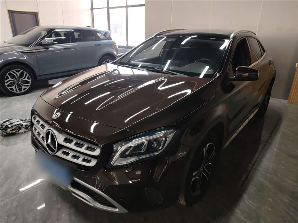 Mercedes-Benz GLA