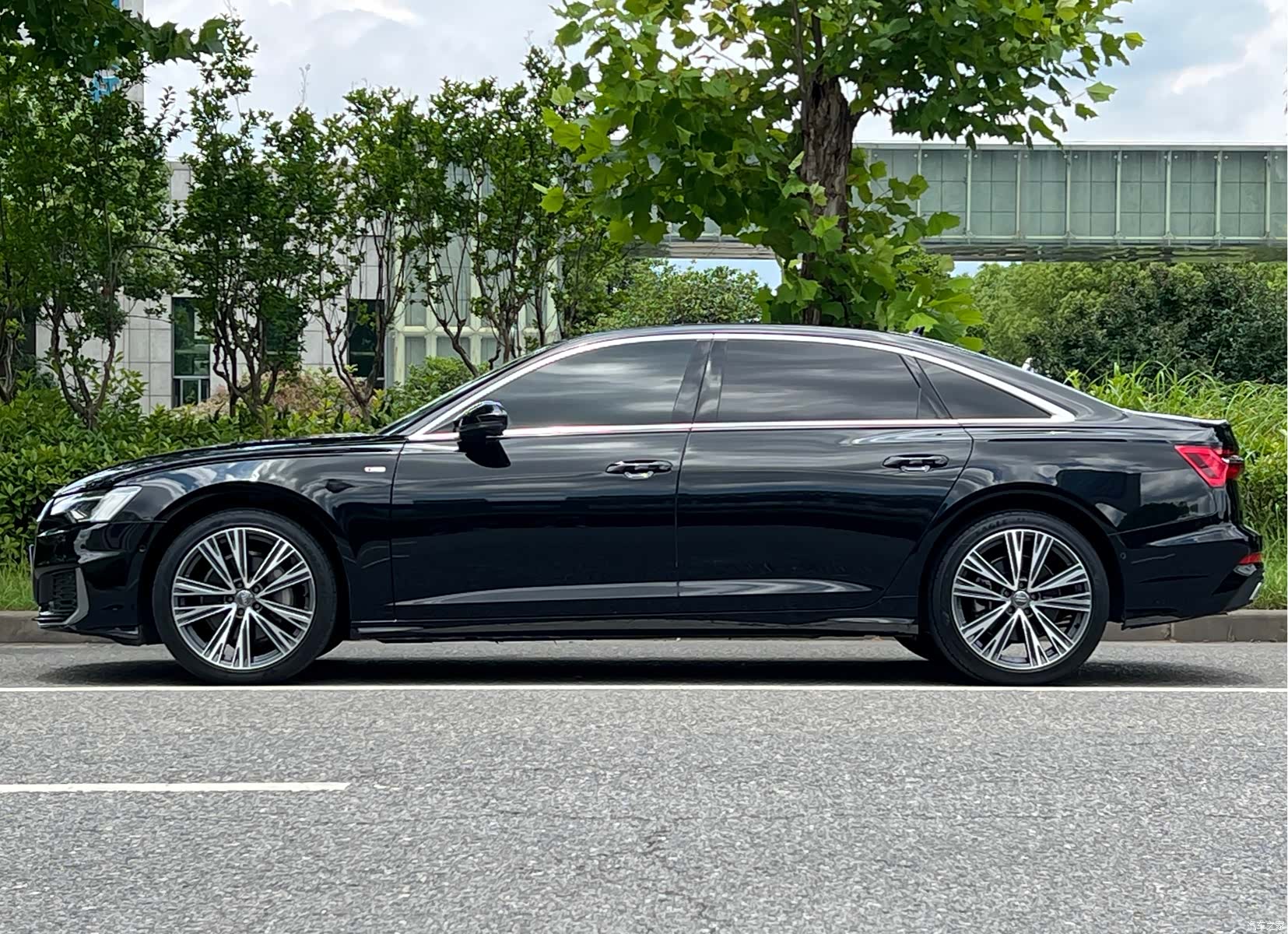 Audi A6L, 2021 все фото