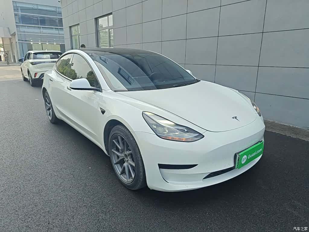 Tesla Model 3, 2023 4