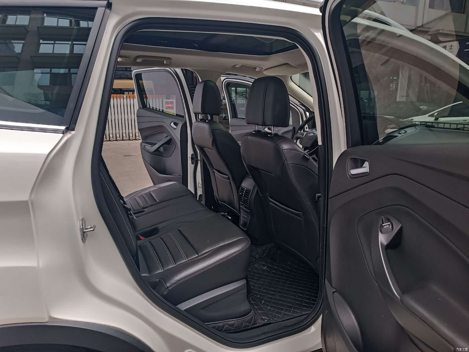 Ford Kuga, 2020 12