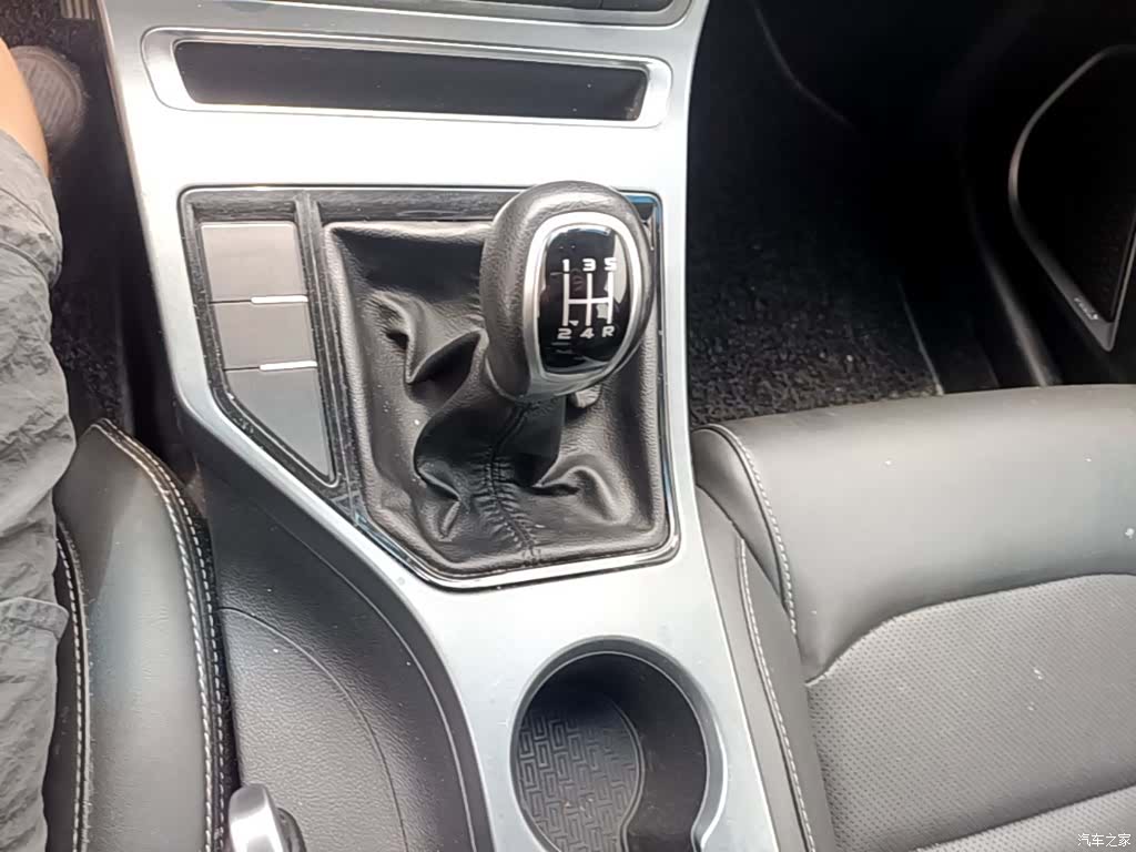 Geely Emgrand, 2019 14