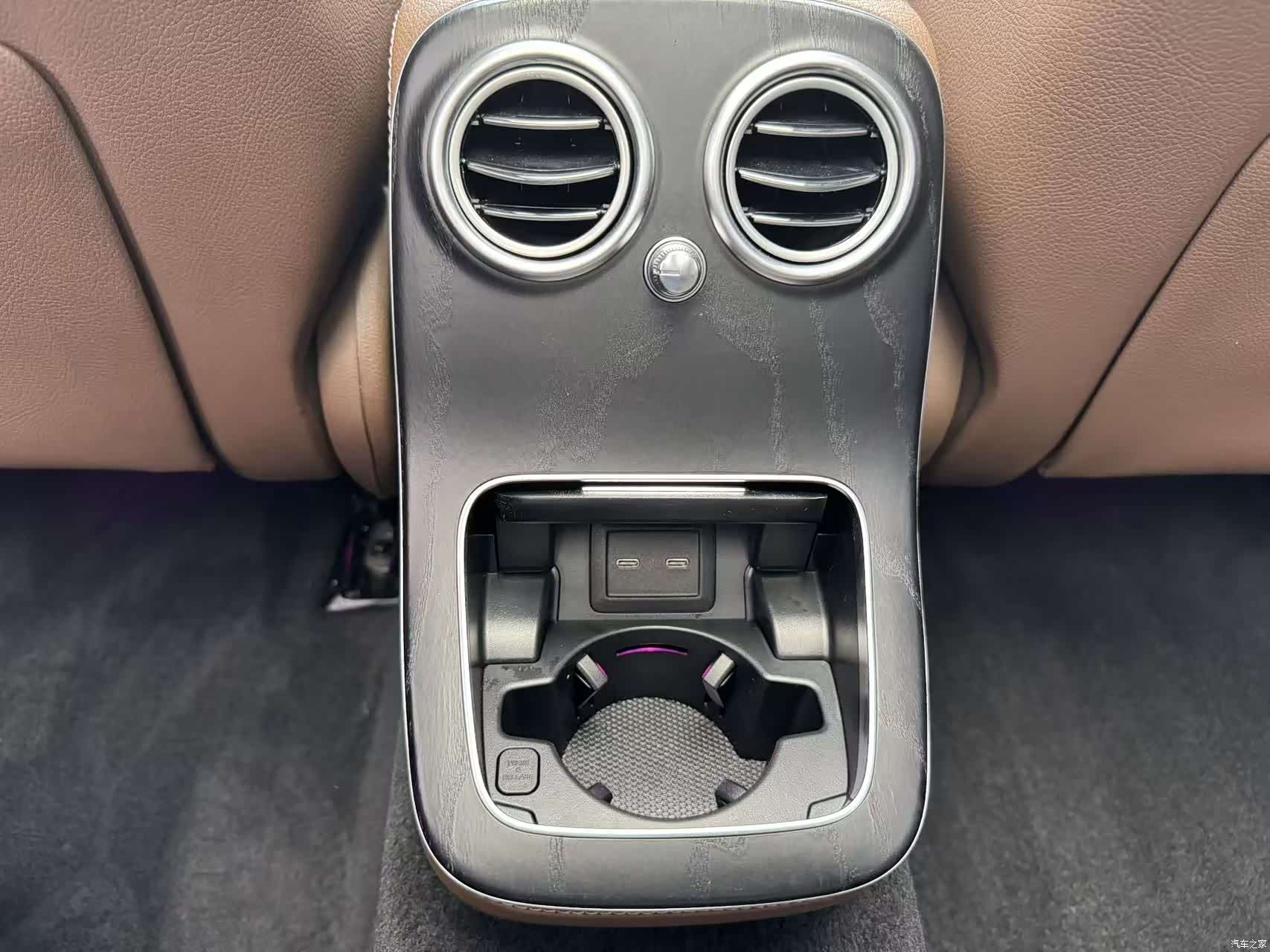Mercedes-Benz E-Class, 2023 18