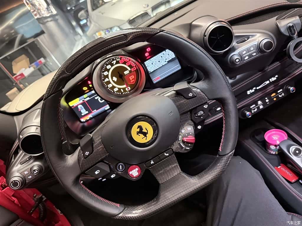 Ferrari F8, 2021 7