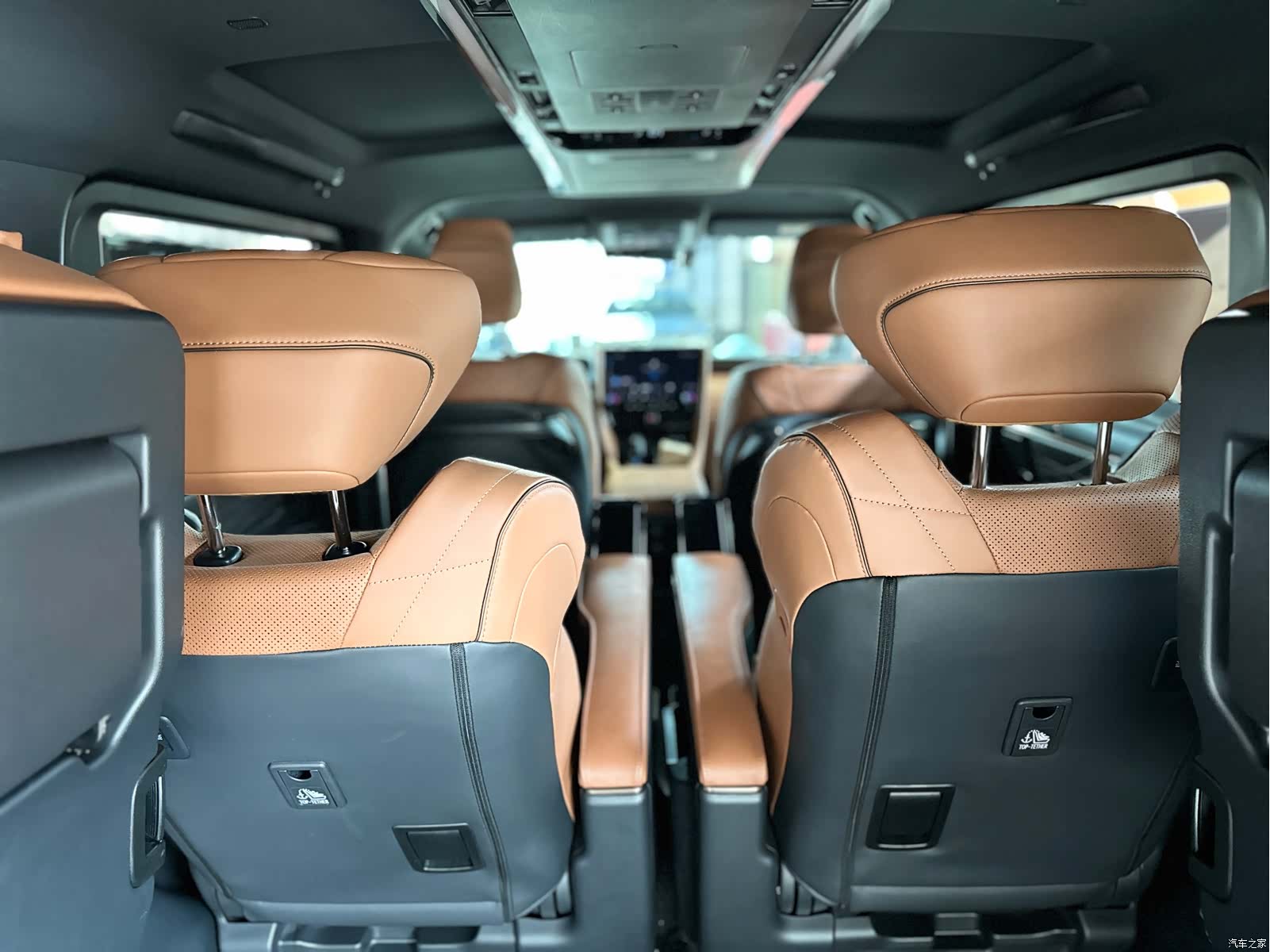 Toyota Alphard, 2023 22