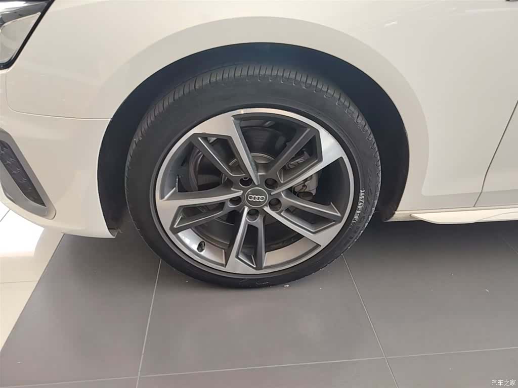 Audi A4L, 2020 23