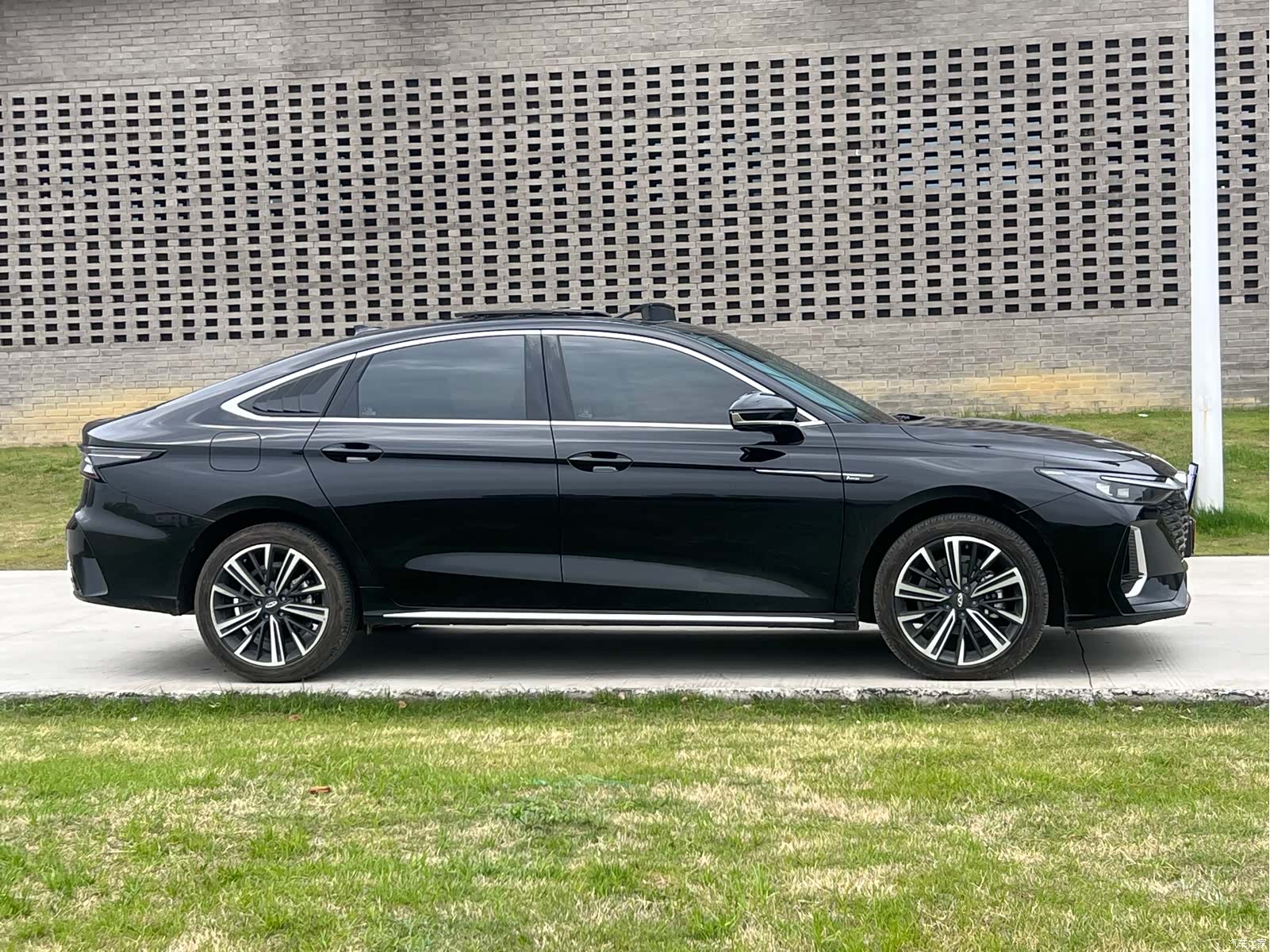 Chery Arrizo 8, 2023 4