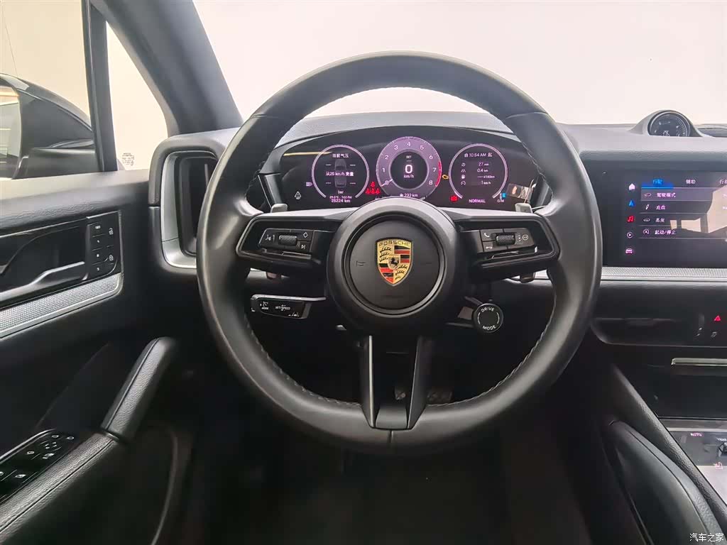 Porsche Cayenne, 2024 11