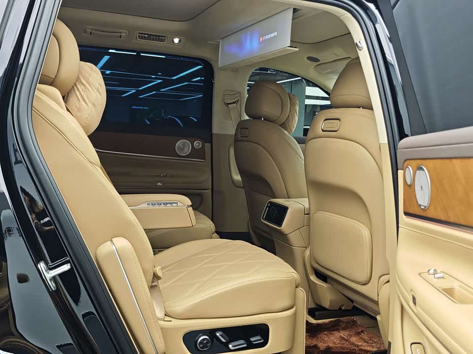 AITO Ask the world M9