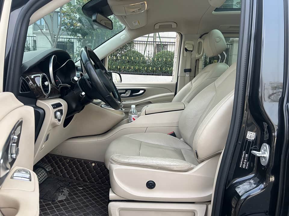 Mercedes-Benz V-class