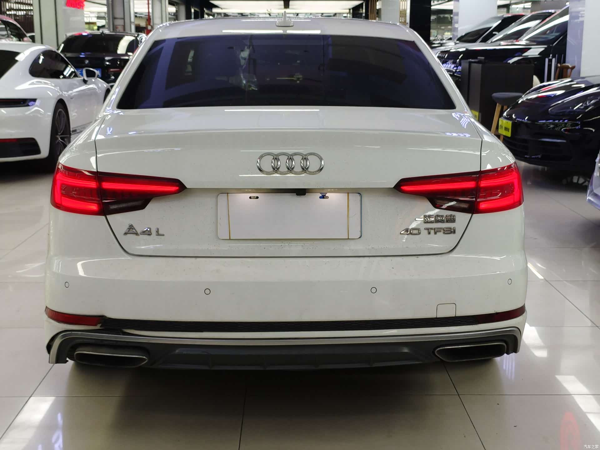 Audi A4L, 2019 все фото