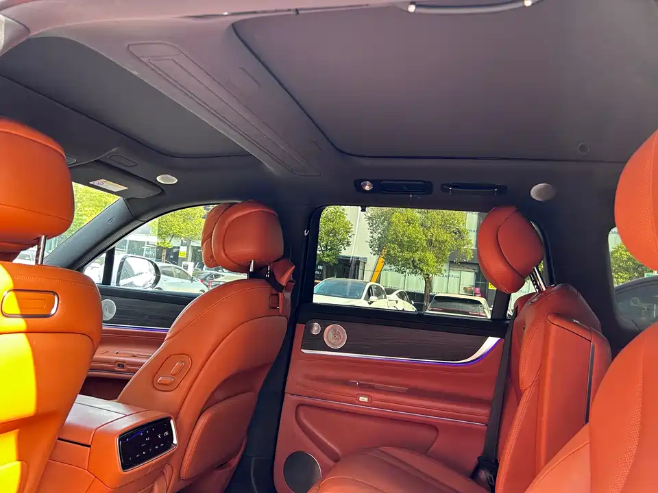 AITO Ask the world M9