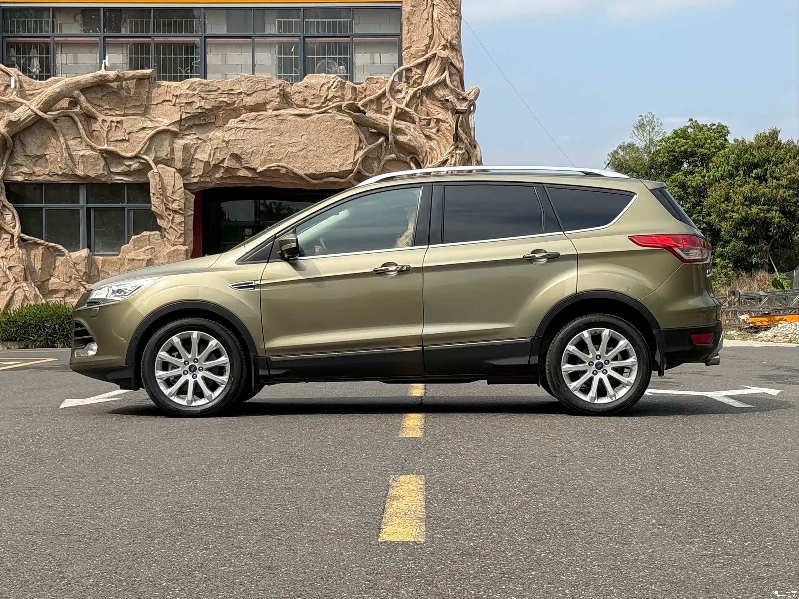 Ford Kuga, 2015 4