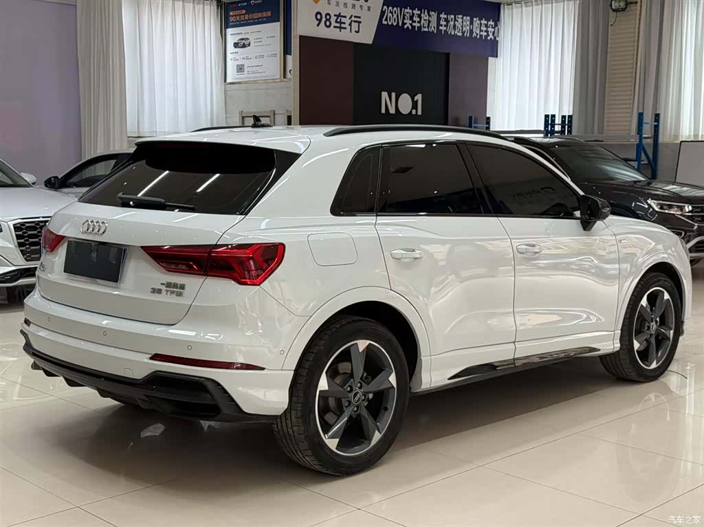Audi Q3, 2023 4