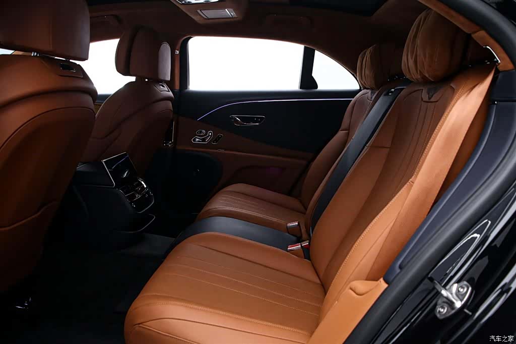 Bentley Flying Spur, 2022 14