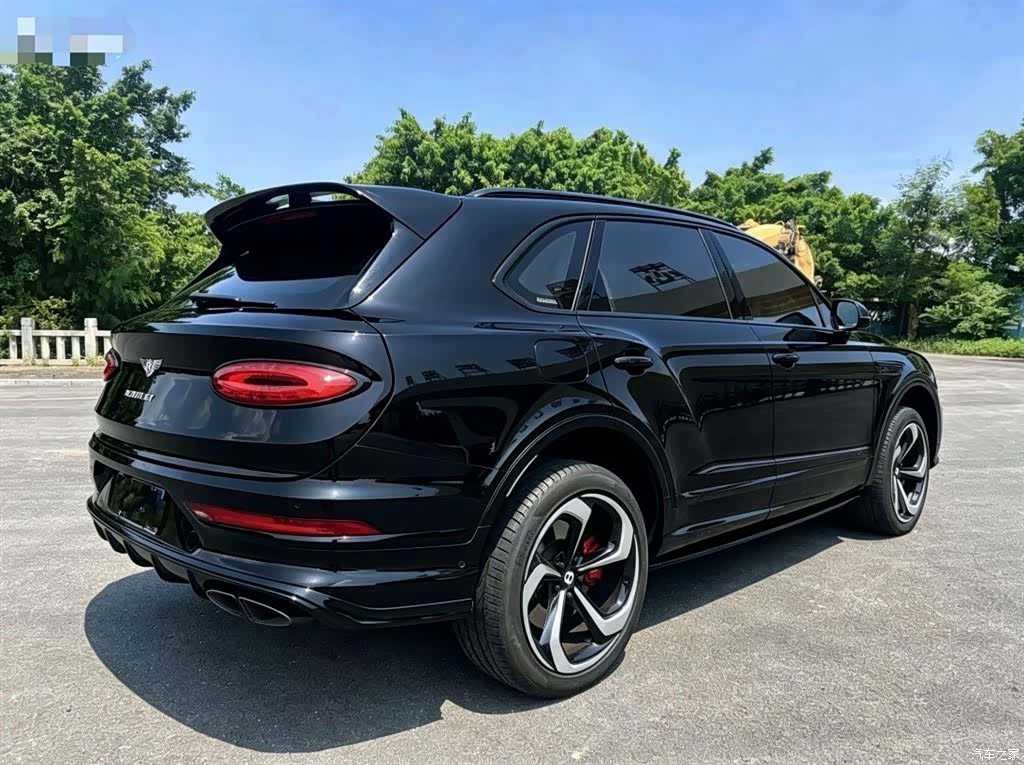 Bentley Bentayga, 2022 3