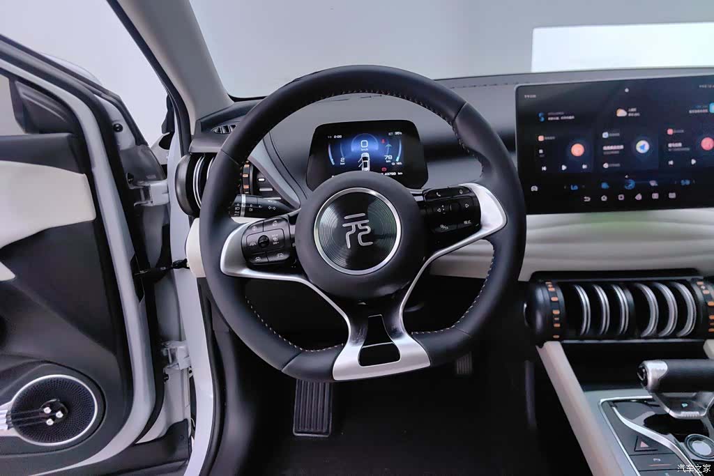BYD Yuan, 2023 15
