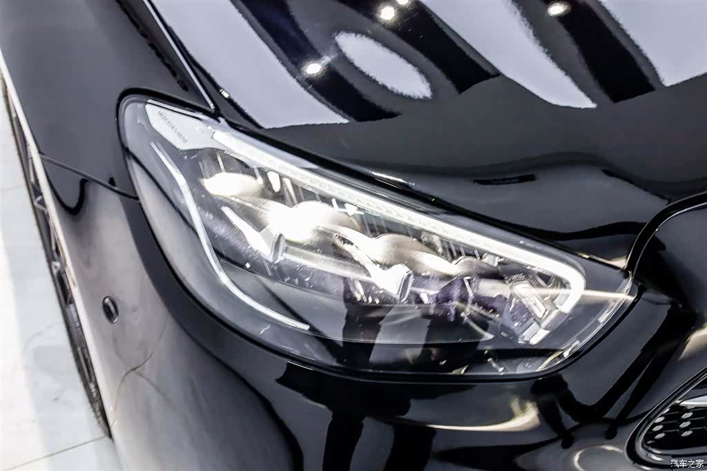 Mercedes-Benz E-Class, 2023 15