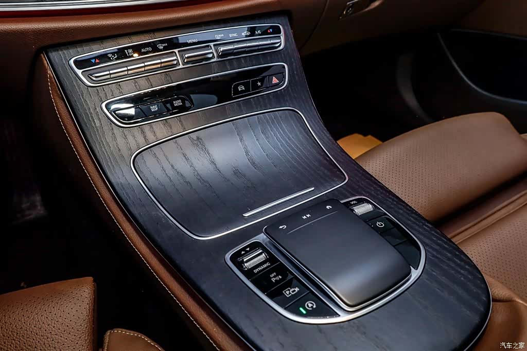 Mercedes-Benz E-Class, 2023 26