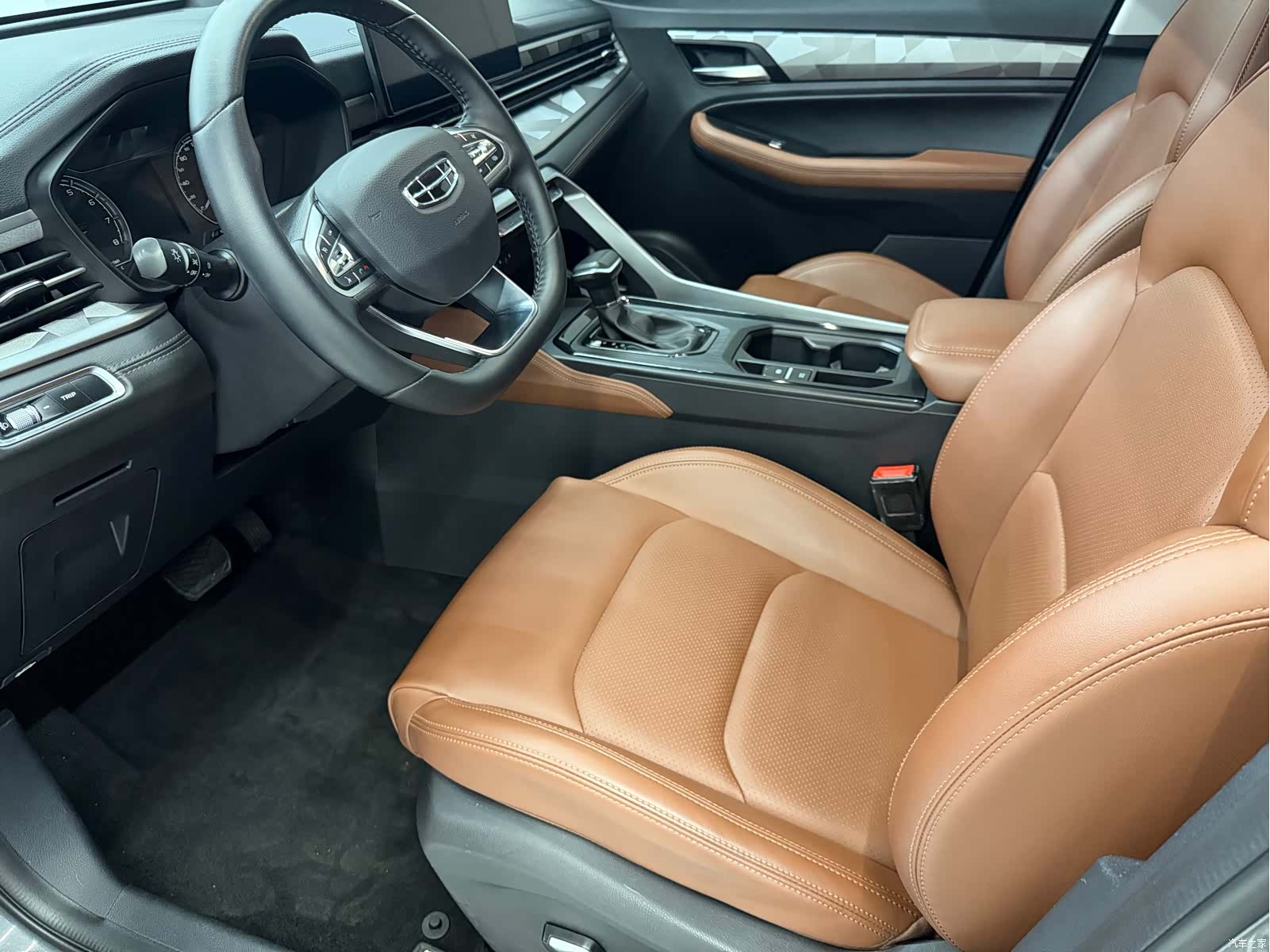 Geely X6, 2023 10