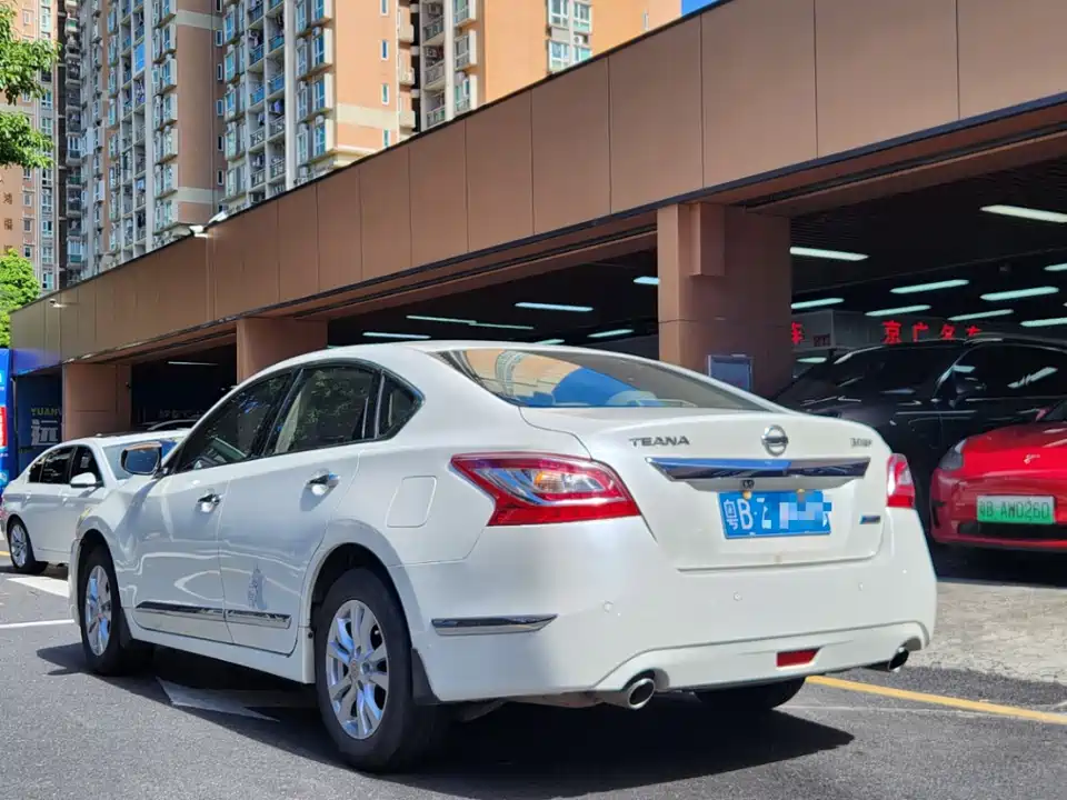Nissan Teana