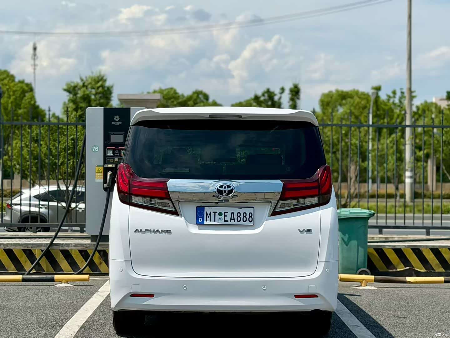 Toyota Alphard, 2018 8