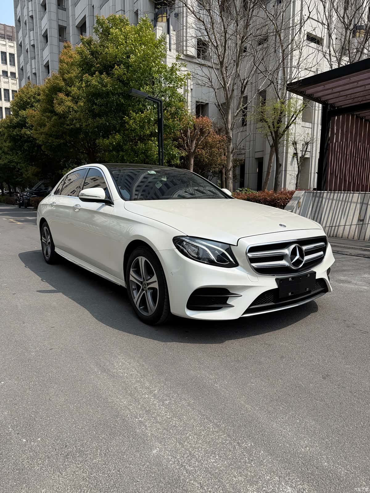 Mercedes-Benz E-Class, 2019 3