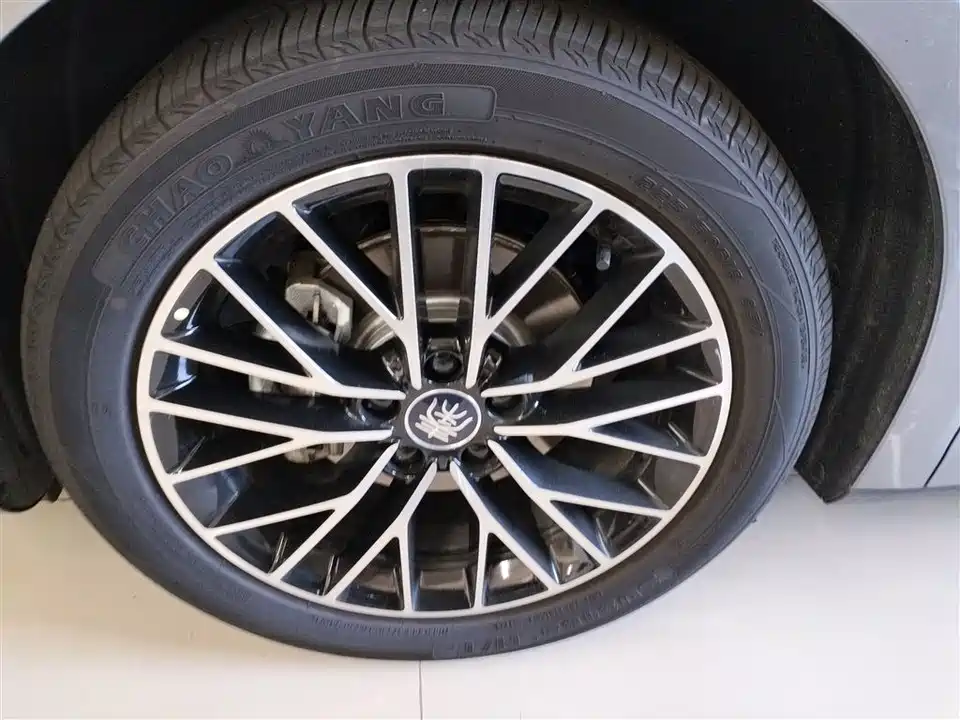 BYD Qin L BYD Qin L
