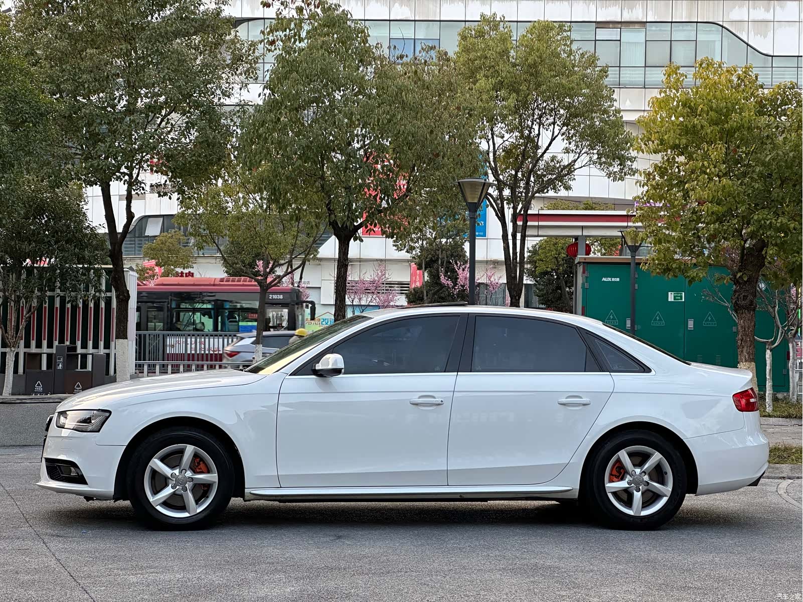 Audi A4L, 2016 4
