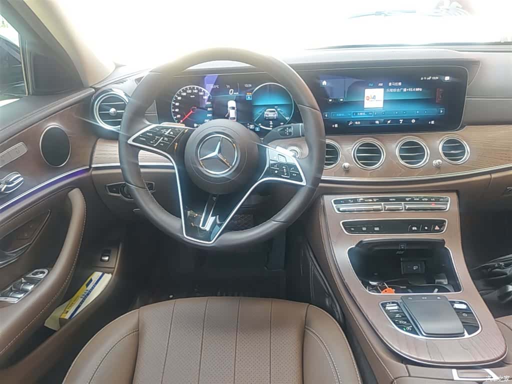 Mercedes-Benz E-Class, 2023 11