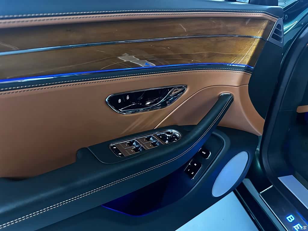 Bentley Flying Spur, 2020 15