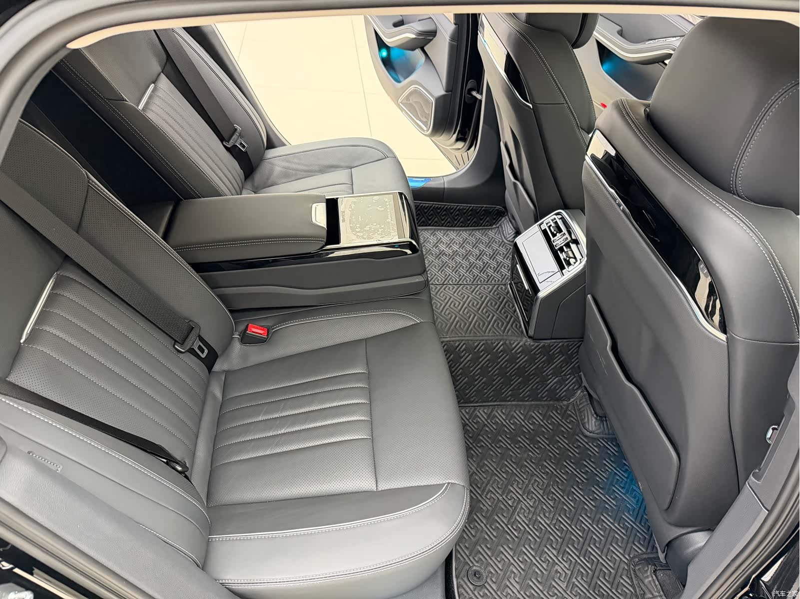 Hongqi H9, 2023 16