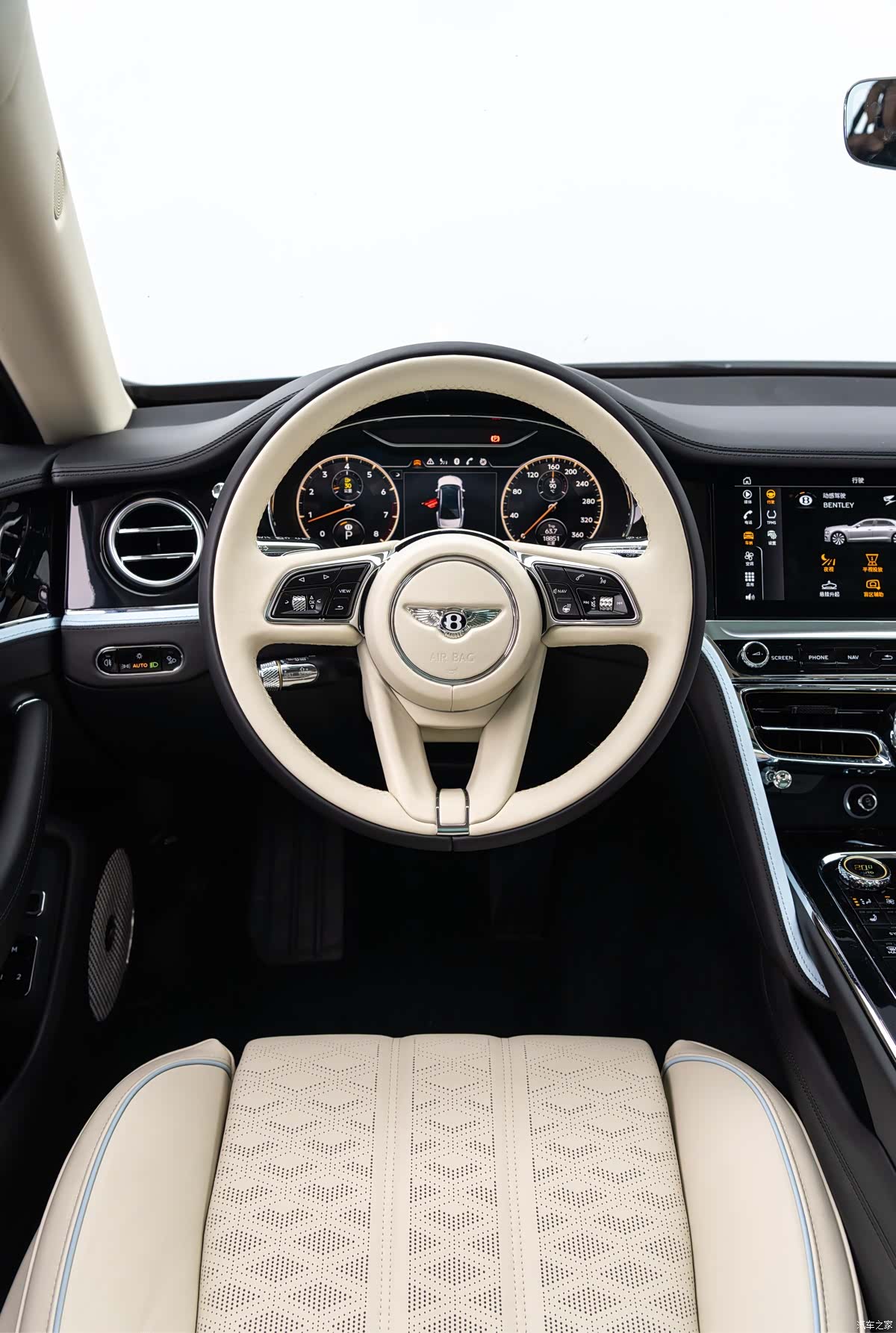 Bentley Flying Spur, 2024 6