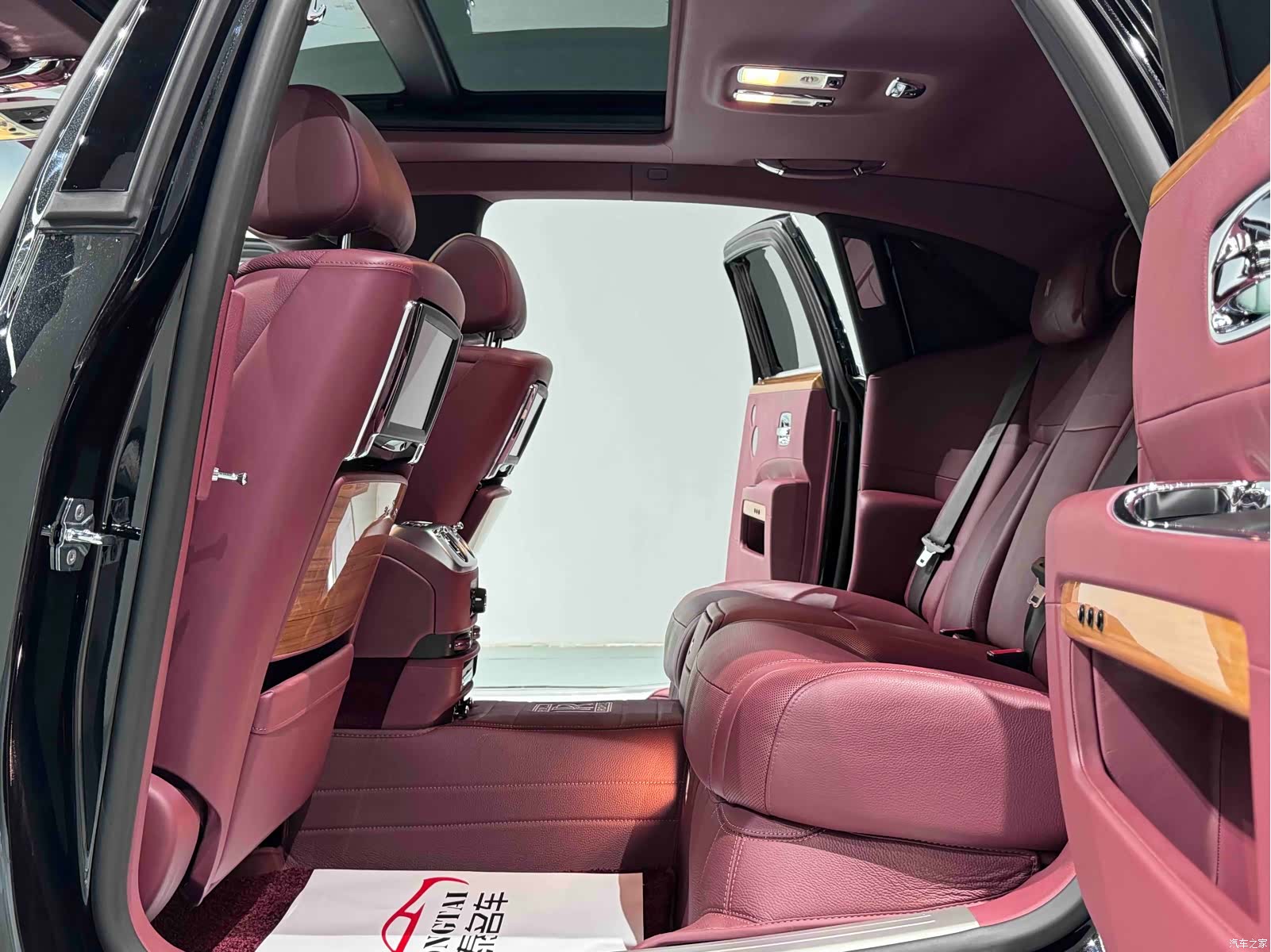 Rolls-Royce Ghost, 2018 16
