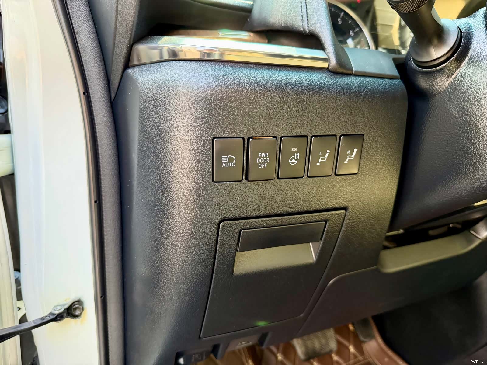 Toyota Alphard, 2017 15