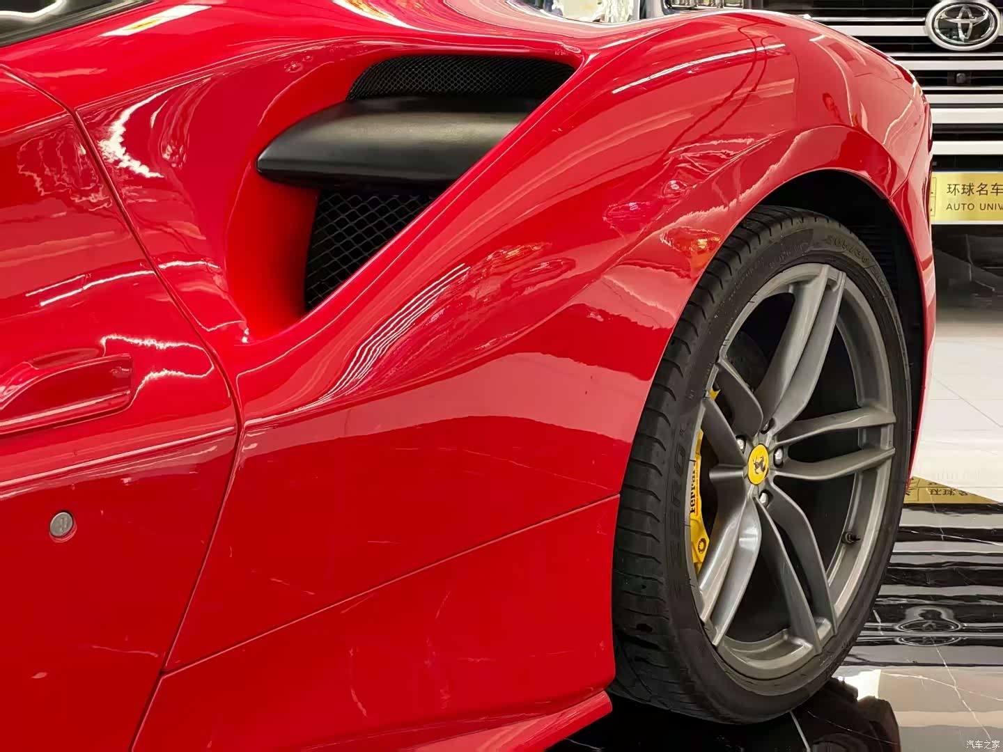 Ferrari 488, 2016 6