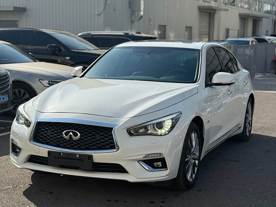 Infiniti Q50L